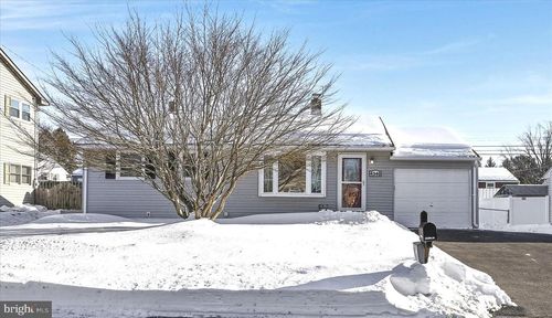 4340 Winfield Ter, EASTON, PA, 18045-4945 | Card Image