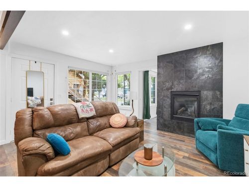a-910 S Dahlia St, Denver, CO, 80246-2849 | Card Image