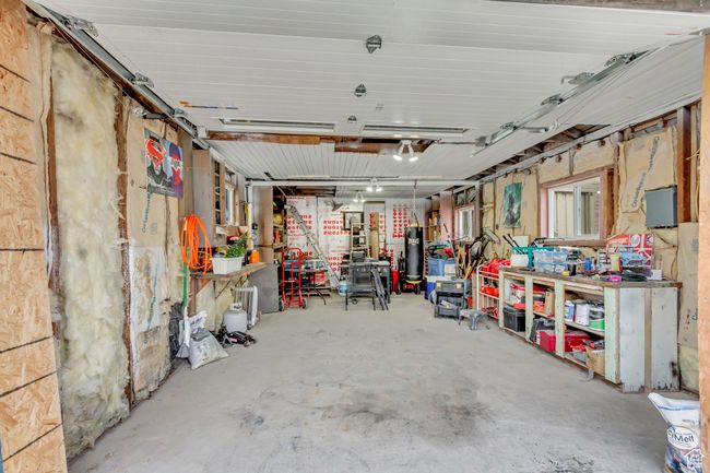 Garage has power | Image 40