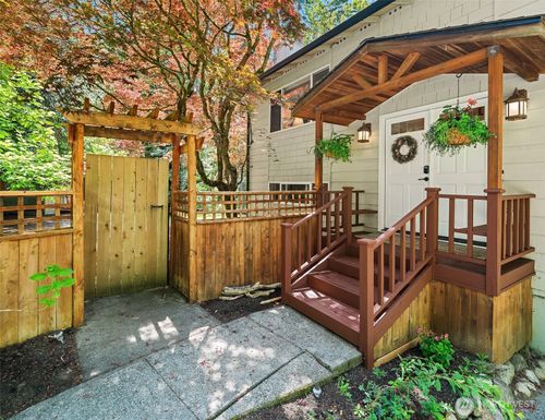 8760 Sw 190th St, Vashon, WA, 98070-5409 | Card Image