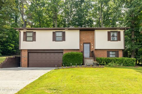 2220 Richwood Dr, Maryville, TN, 37803-8828 | Card Image