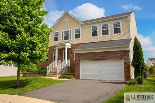 8 Wellesley Ave, Monroe, NJ, 08831-3817 | Card Image