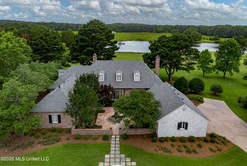 251 Highland Meadow Rd, Flora, MS, 39071-9513 | Card Image