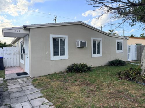 1320 N 69th Way, Hollywood, FL, 33024-5628 | Card Image