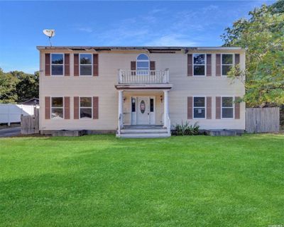 436 N Magee Street, House other with 4 bedrooms, 2 bathrooms and null parking in Southampton NY | Image 2