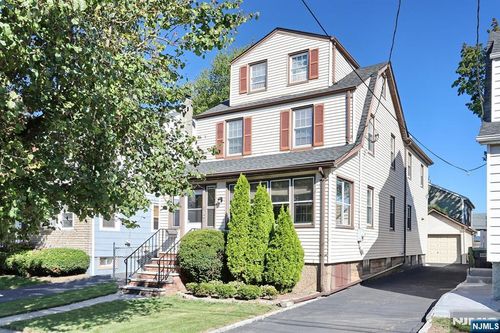 9 New York Ave, Bergenfield, NJ, 07621-1328 | Card Image