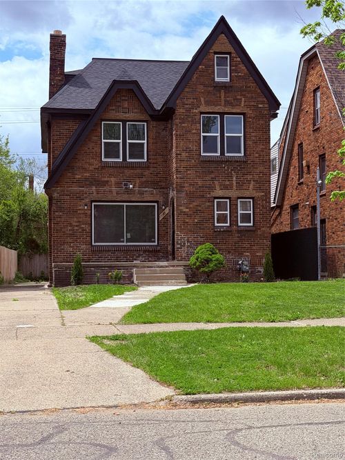 17545 Pennington Dr, Detroit, MI, 48221-2616 | Card Image