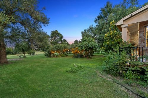 10298 Brangus Rd, Driftwood, TX, 78619-4398 | Card Image