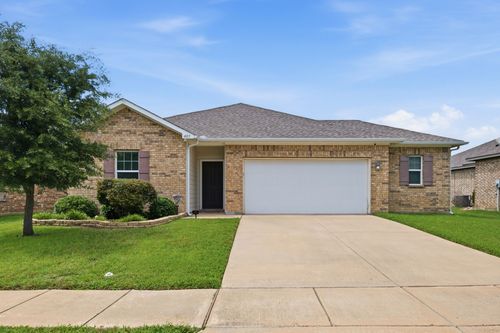 405 Willow Creek Dr, Glenn Heights, TX, 75154-5527 | Card Image