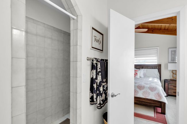primary bath | Image 20