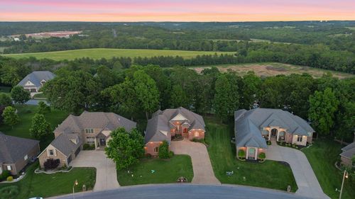 6048 Black Oak Dr, Springfield, MO, 65804-2570 | Card Image