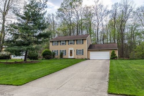 8732 Melody Ln, Macedonia, OH, 44056-1723 | Card Image