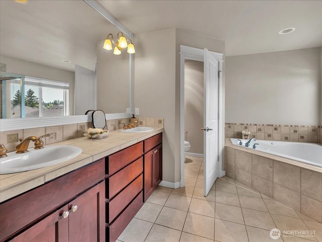 4021 220 Th St Se, House other with 4 bedrooms, 3 bathrooms and 3 parking in Bothell WA | Image 16