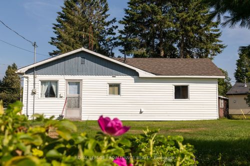 4 Tall Pine Rd, Northbrook, ON, K0H2G0 | Card Image