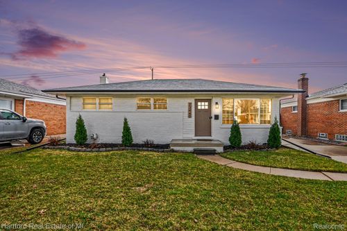 23440 Playview St, Saint Clair Shores, MI, 48082-2090 | Card Image