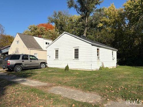2422 Hendricks St, Anderson, IN, 46016-4927 | Card Image