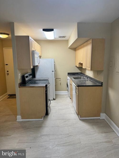 apt-110-1009 Chillum Rd, HYATTSVILLE, MD, 20782-2229 | Card Image