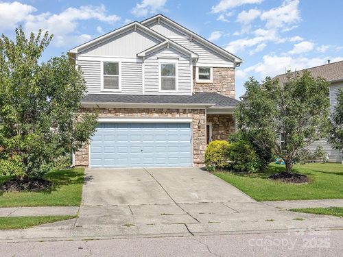 3637 Althorp Dr, Raleigh, NC, 27616-8452 | Card Image