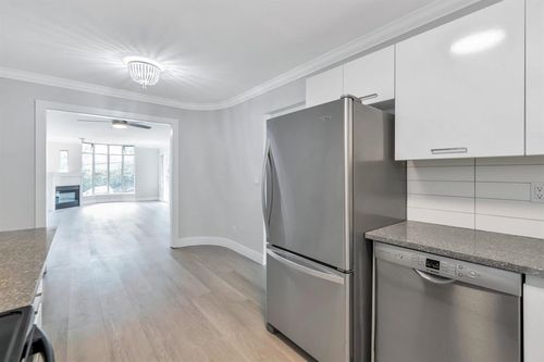 310-14965 Marine Dr, White Rock, BC, V4B1C3 | Card Image