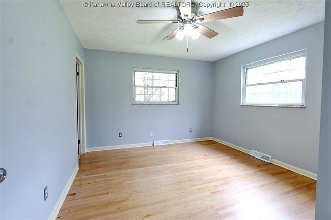 415 Midway Rd, House other with 3 bedrooms, 2 bathrooms and null parking in Alum Creek WV | Image 9