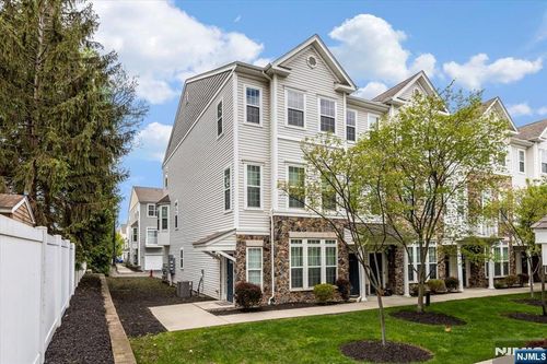 4 Jasmine Ln, Garfield, NJ, 07026-3566 | Card Image