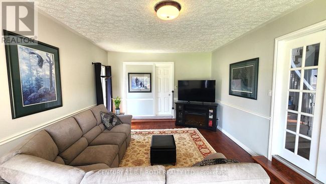 1252 Shore Acres Dr, House other with 4 bedrooms, 3 bathrooms and 12 parking in Gilford ON | Image 16
