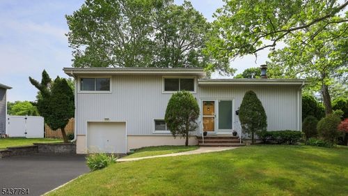 88 N Glenwood Rd, Fanwood, NJ, 07023 | Card Image