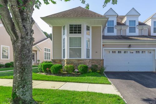 19 Emilie Dr, Center Moriches, NY, 11934-1012 | Card Image