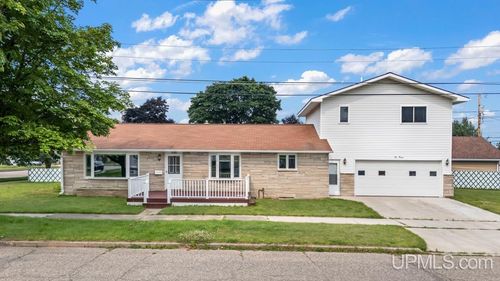 1020 S 18th Street, Escanaba, MI, 49829 | Card Image
