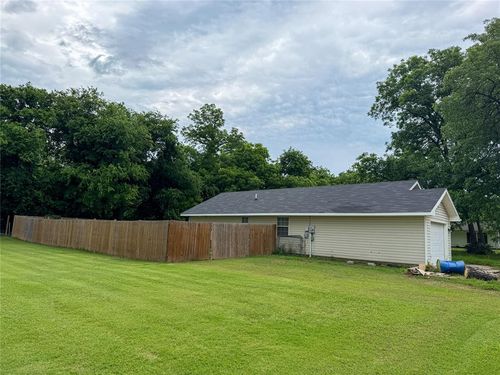 300 4th St, Davis, OK, 73030-1518 | Card Image