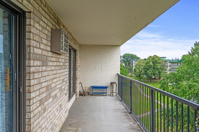 APT-514 - 10511 Cedar Lake Rd, Condo with 3 bedrooms, 2 bathrooms and null parking in Minnetonka MN | Image 39