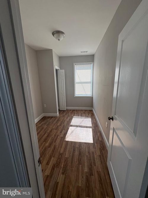 b5-5320 8th St Nw, WASHINGTON, DC, 20011-7740 | Card Image