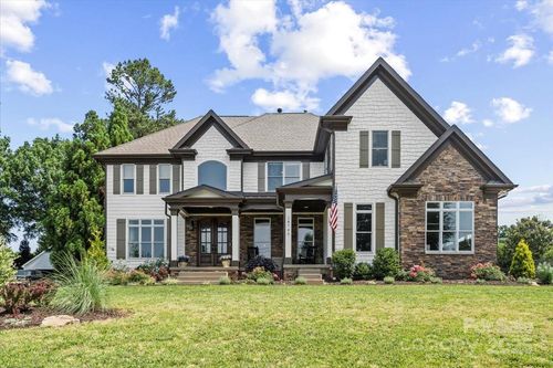 18745 Bluff Point Rd, Cornelius, NC, 28031-7963 | Card Image