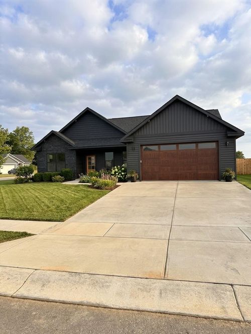 1521 N Washington St, Rushville, IN, 46173-1072 | Card Image