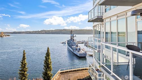 unit-408-320 Washington Ave, Bremerton, WA, 98337-1877 | Card Image