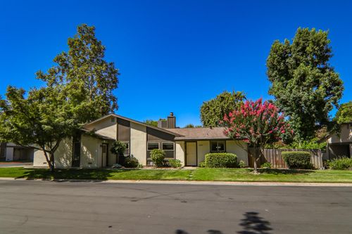2300 Summerfield Ct, Rancho Cordova, CA, 95670-4215 | Card Image