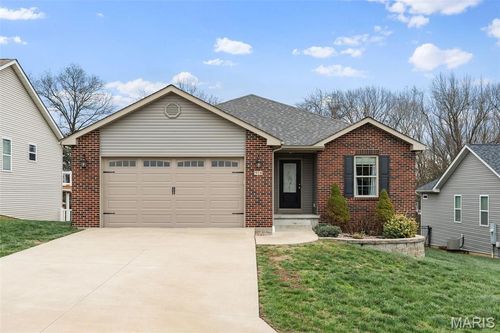 518 Crestfall Dr, Washington, MO, 63090-7123 | Card Image