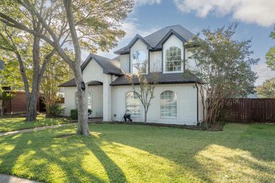 View of front of house with a front lawn | Image 3