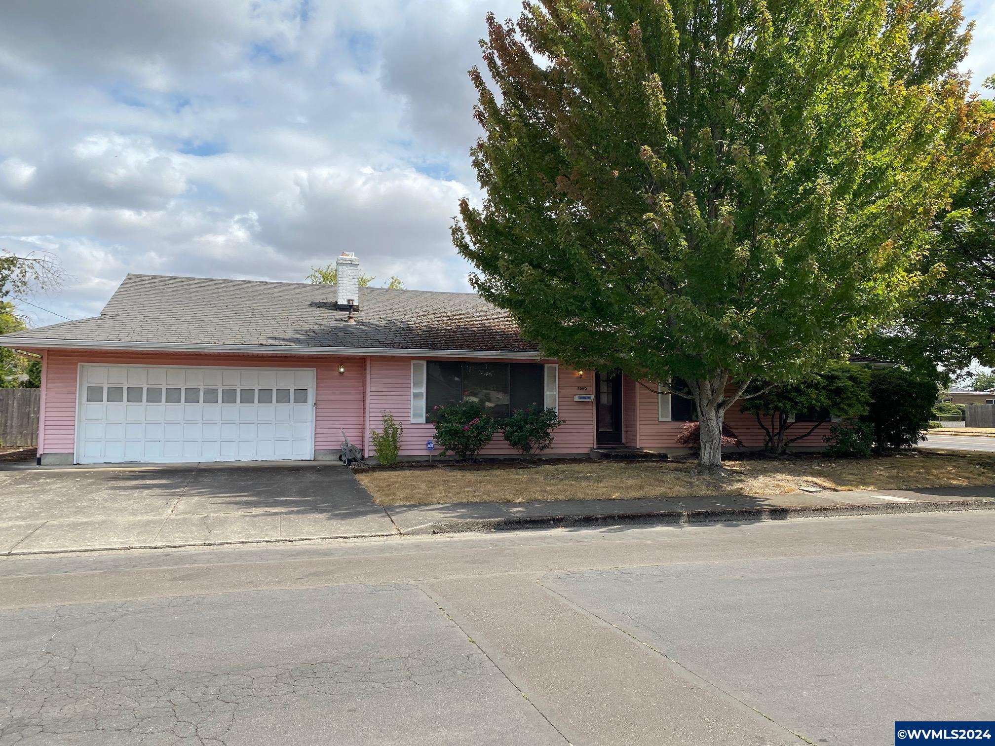 Lafayette St, Albany, OR 97322