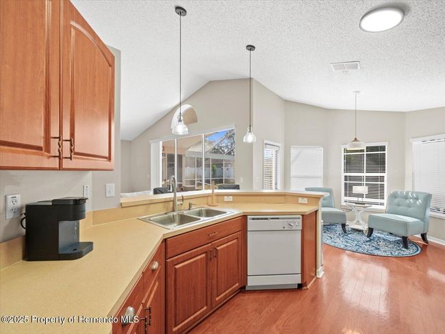 8484 Annapolis Rd, House other with 3 bedrooms, 2 bathrooms and null parking in SPRING HILL FL | Image 10