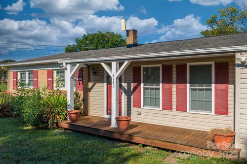 4243 Benfield Dr, Hudson, NC, 28638-9004 | Card Image