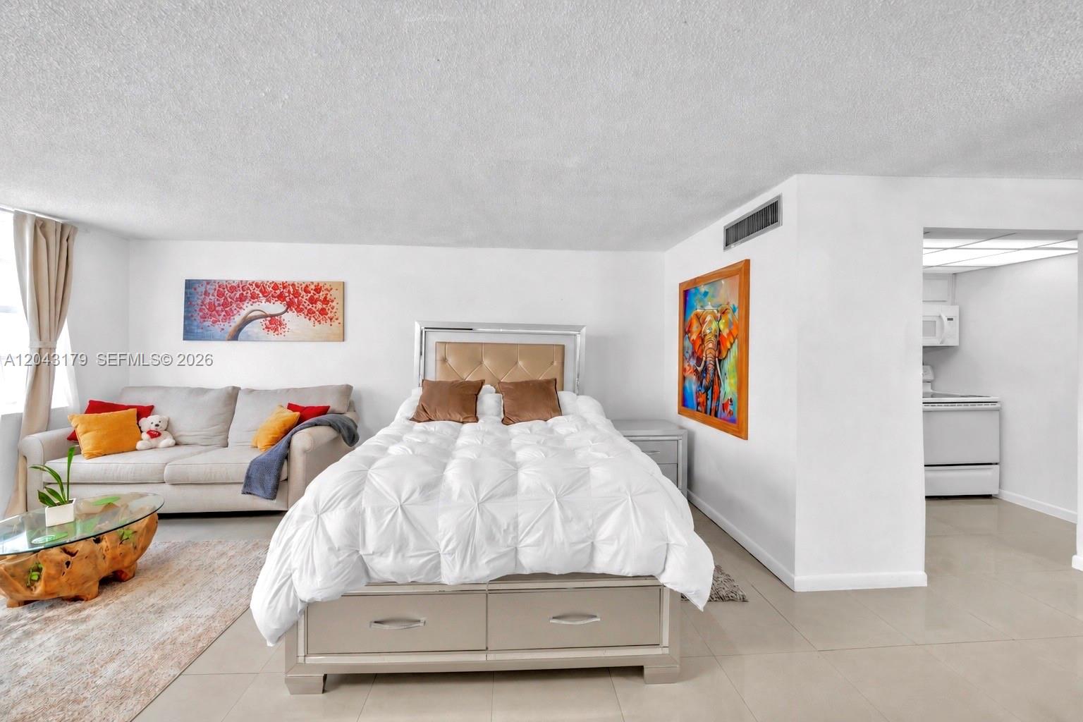 Residential Lease in Sunny Isles Beach 3