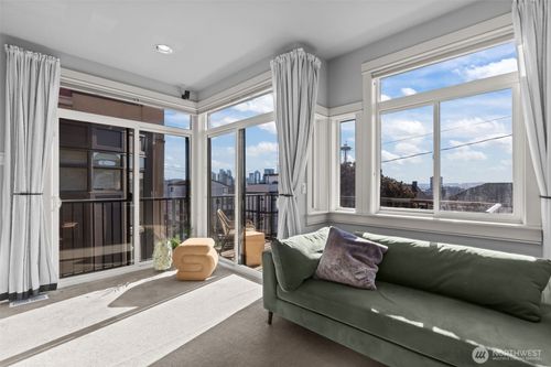 116-116 Aloha St, Seattle, WA, 98109-3617 | Card Image