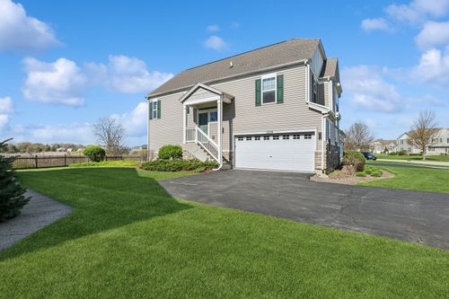 1250 Parkview Dr, Antioch, IL, 60002-7297 | Card Image