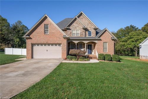 138 S Madera Dr, Mocksville, NC, 27028-4189 | Card Image