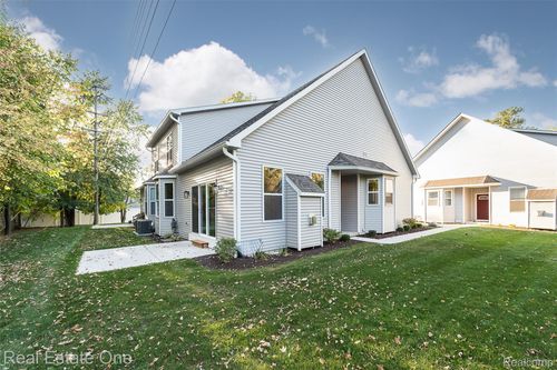 529 Indian Oaks Dr, Howell, MI, 48843-1588 | Card Image
