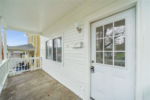 211 Short St, Pitcairn, PA, 15140-1306 | Card Image