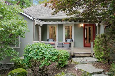 10422 240th Place Se, House other with 3 bedrooms, 1 bathrooms and 2 parking in Issaquah WA | Image 3