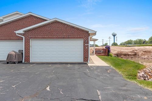 a-1899 Riverside Drive, SUAMICO, WI, 54313 | Card Image