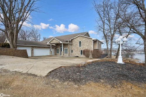 109 Cedar Rd, Montezuma, IA, 50171-8422 | Card Image